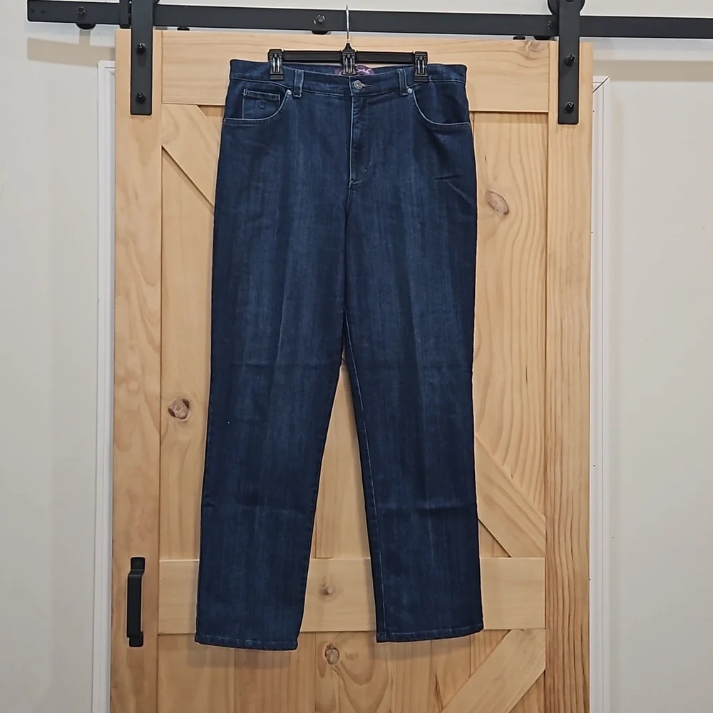 Gloria Vanderbilt | Amanda Fit Dark Wash Jeans | Size 14 - Picture 1 of 6